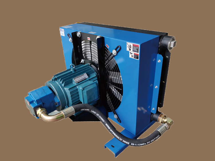 風(fēng)冷卻器的工作原理、泄漏的原因分析及保養(yǎng)